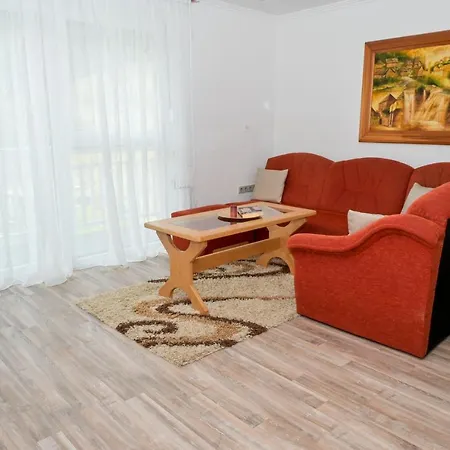 Apartment Dora *